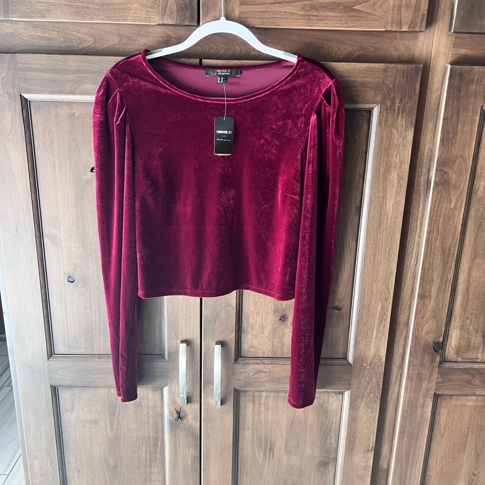 FOREVER‎ 21 Contemporary-Burgandy Long Sleeve Crop Velvet Top Size XL